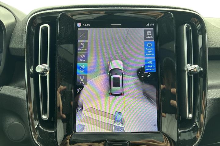 Hvid Volvo XC40 fra 2024
