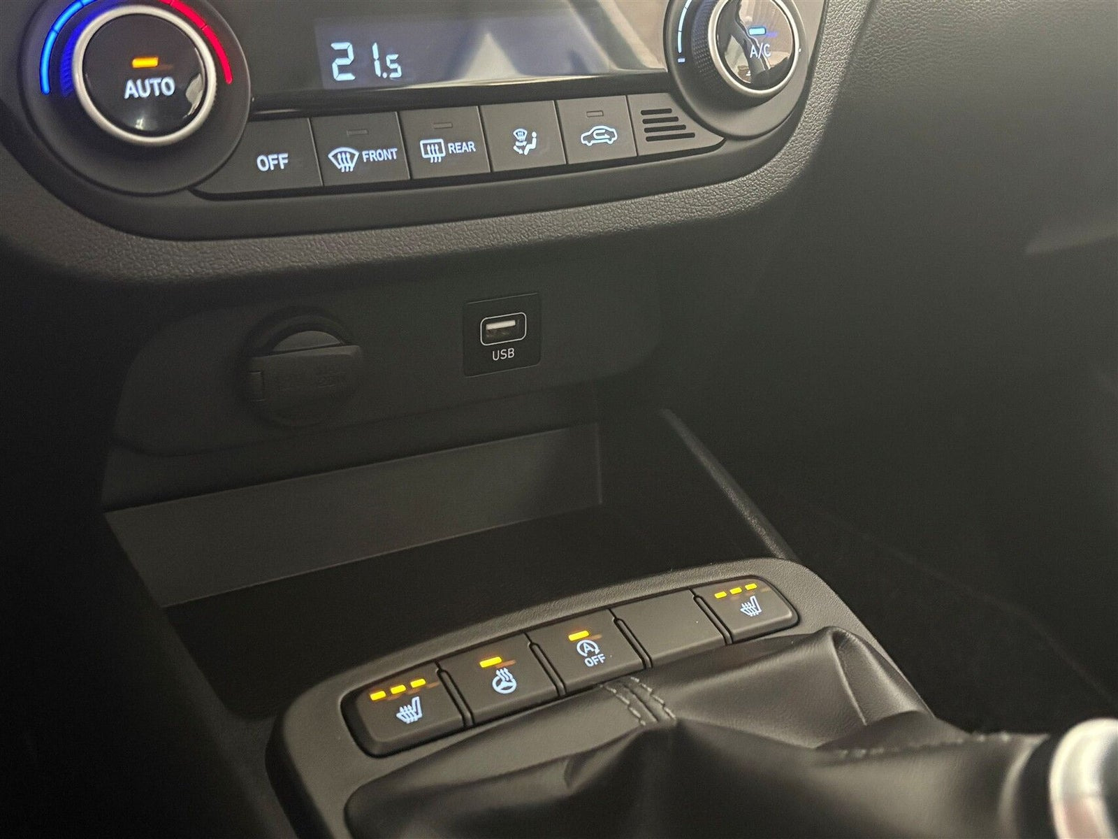 Sølv Hyundai i10 fra 2022