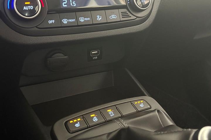 Sølv Hyundai i10 fra 2022
