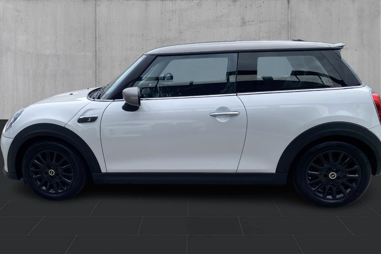 Hvid Mini Cooper SE fra 2023