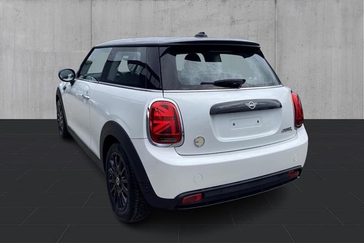 Hvid Mini Cooper SE fra 2023