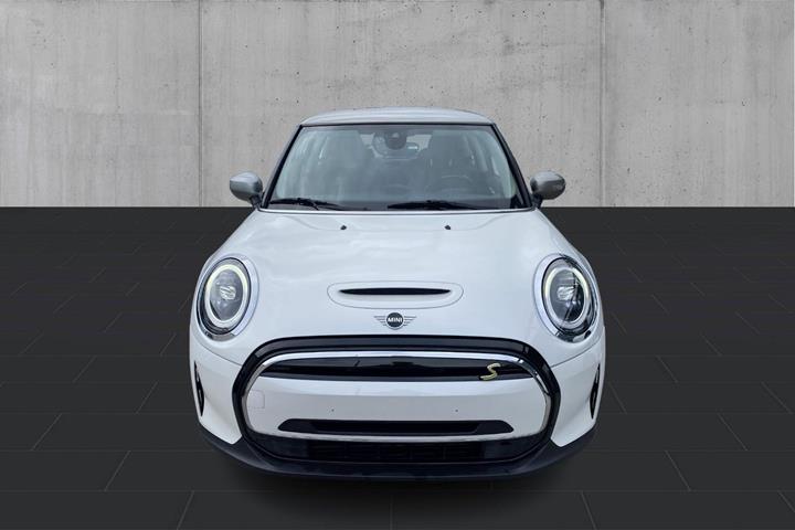 Hvid Mini Cooper SE fra 2023