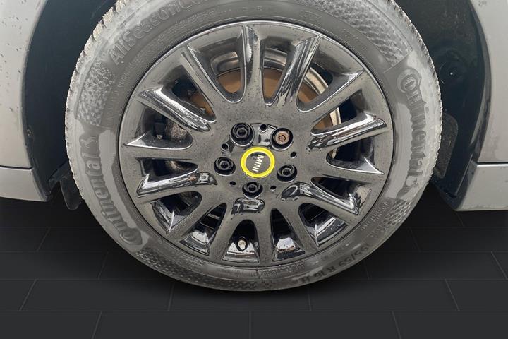 Hvid Mini Cooper SE fra 2023