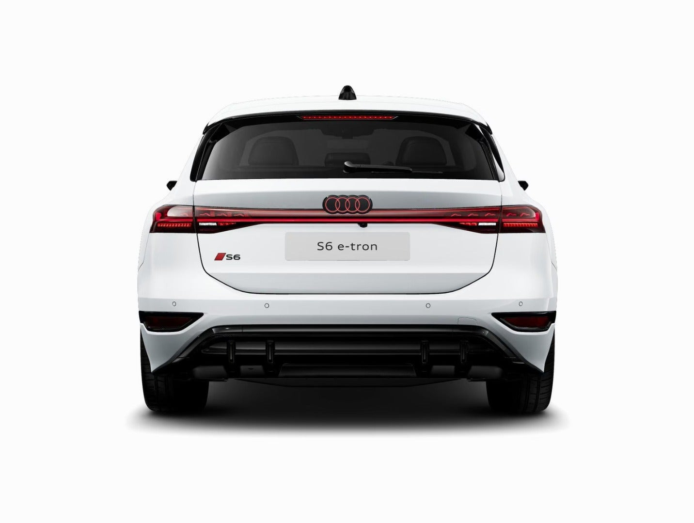 Hvid Audi S6 e-tron fra 2025