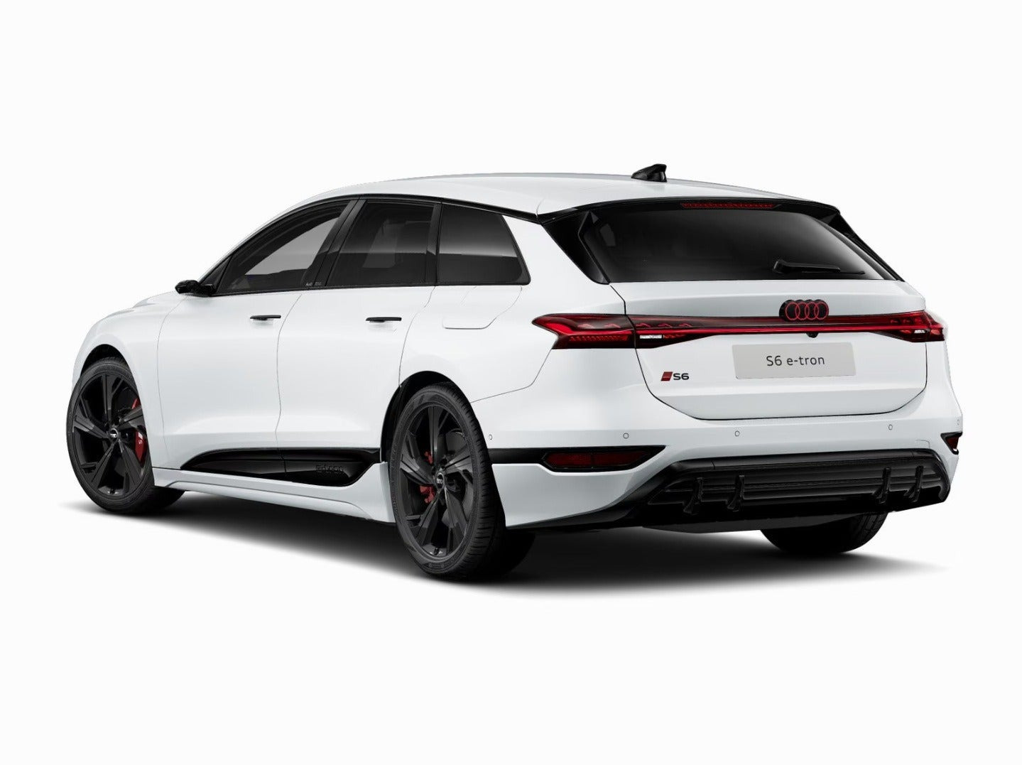 Hvid Audi S6 e-tron fra 2025