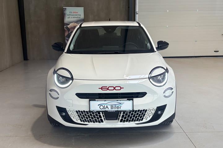 Hvid Fiat 600e fra 2024