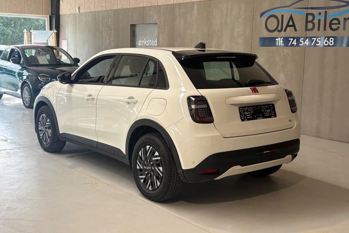 Hvid Fiat 600e fra 2024