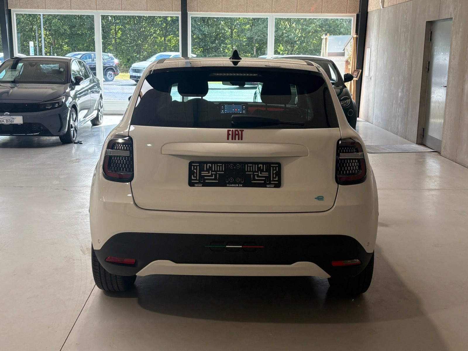 Hvid Fiat 600e fra 2024