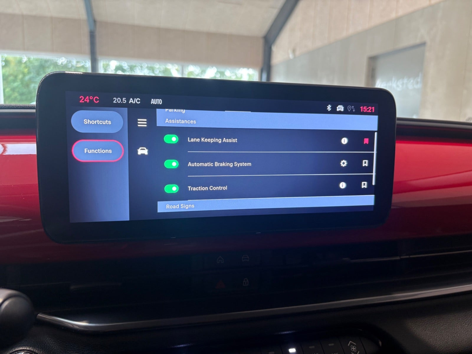Hvid Fiat 600e fra 2024