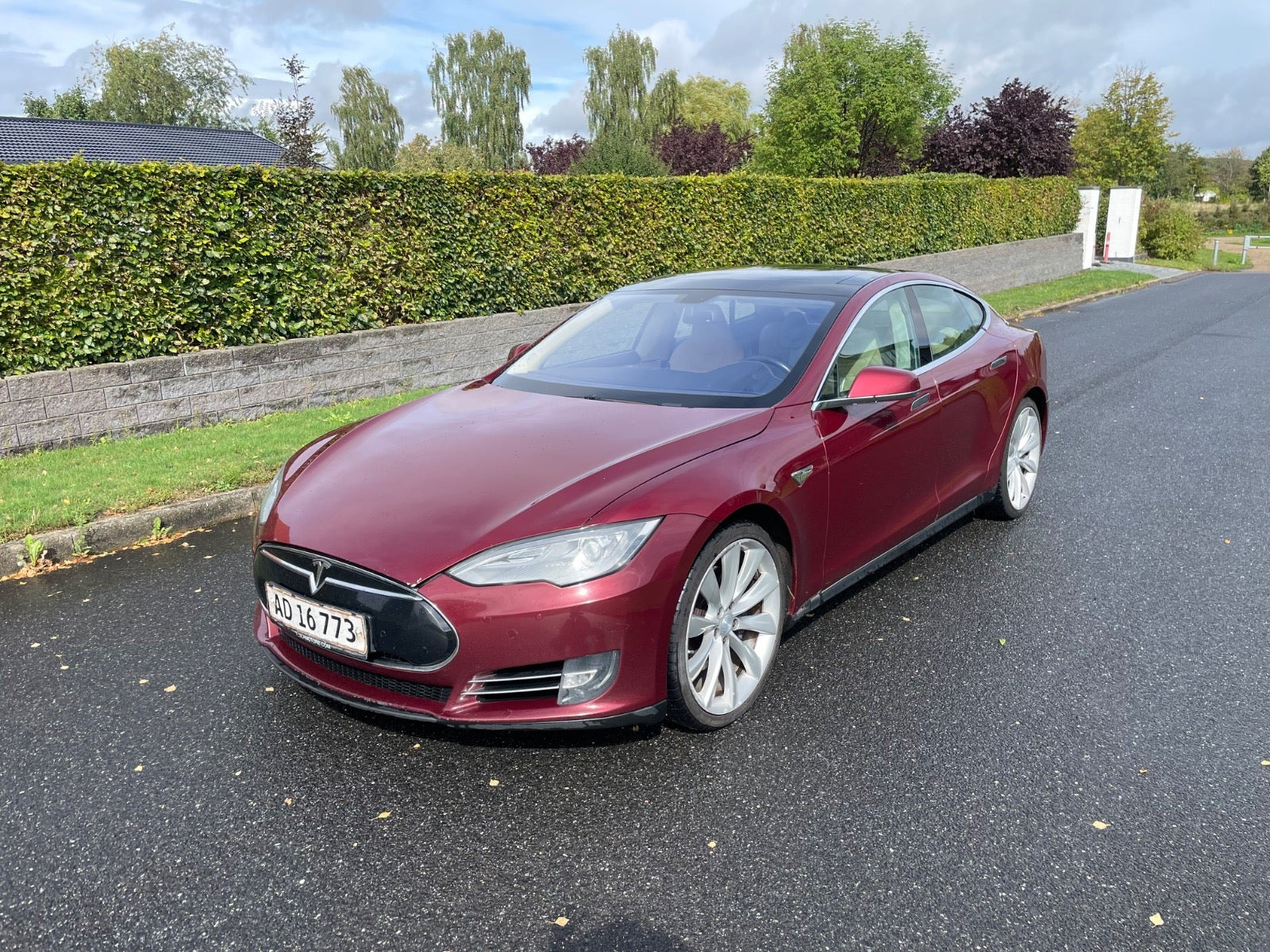 Tesla Model S 85