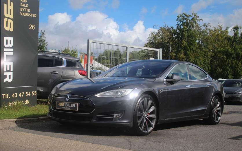 Tesla Model S P90D