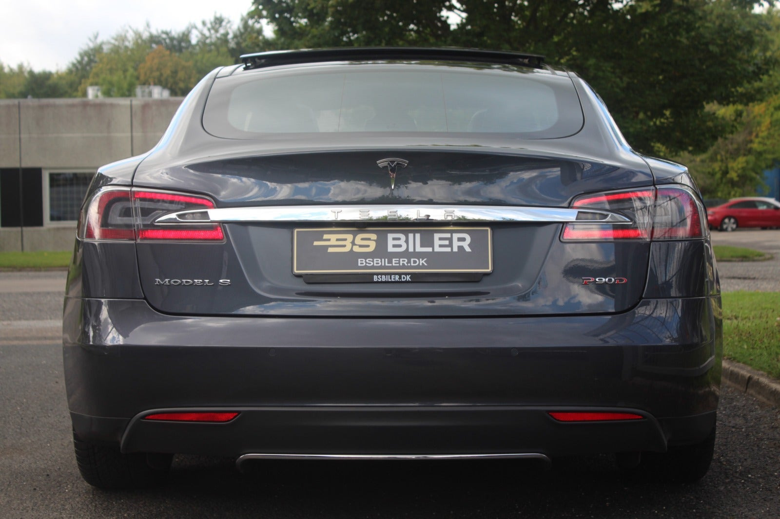 Grå Tesla Model S fra 2015