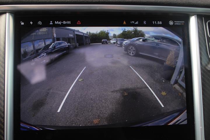 Grå Tesla Model S fra 2015