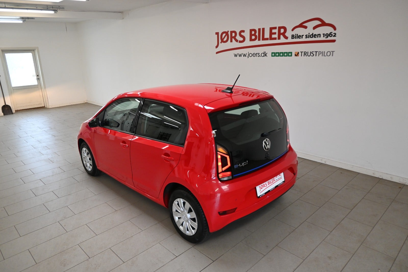 Rød VW E-UP! fra 2021