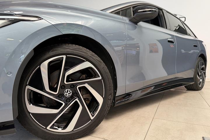 Blå VW ID.7 fra 2025