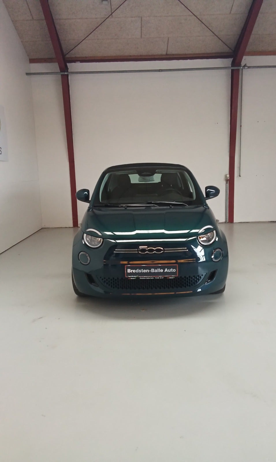 Grøn Fiat 500e fra 2023