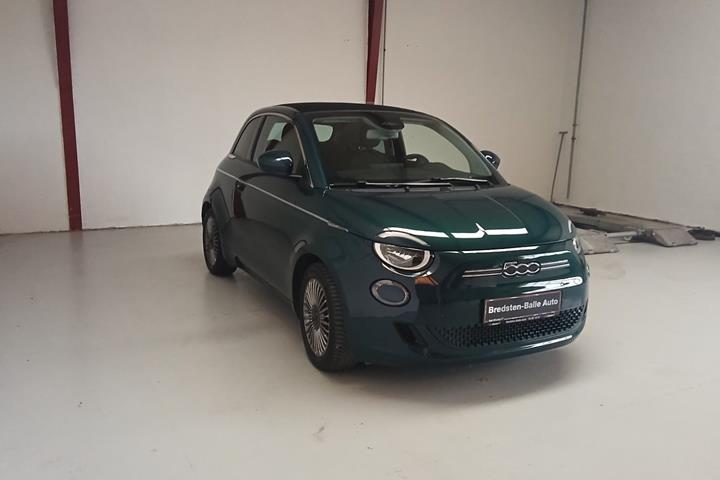 Grøn Fiat 500e fra 2023