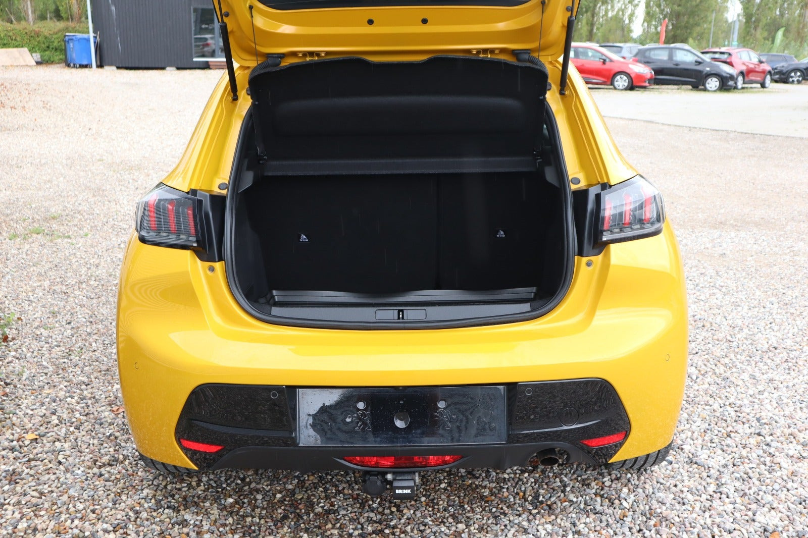 Gul Peugeot 208 fra 2021