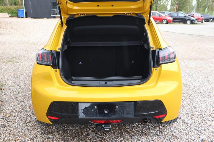 Gul Peugeot 208 fra 2021