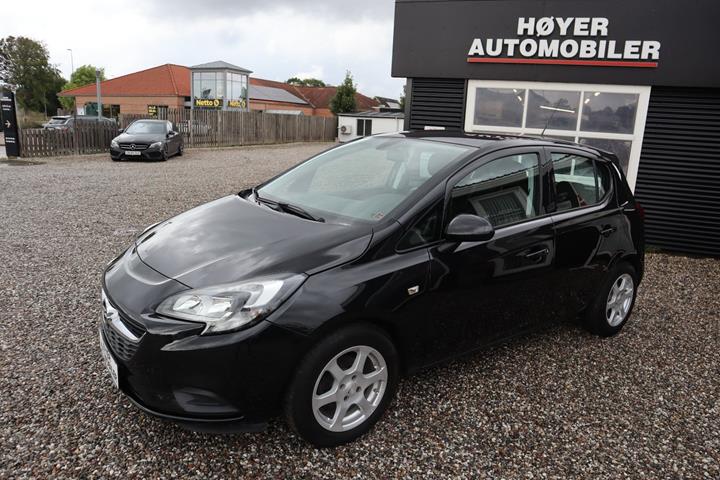Sort Opel Corsa fra 2015 set udefra