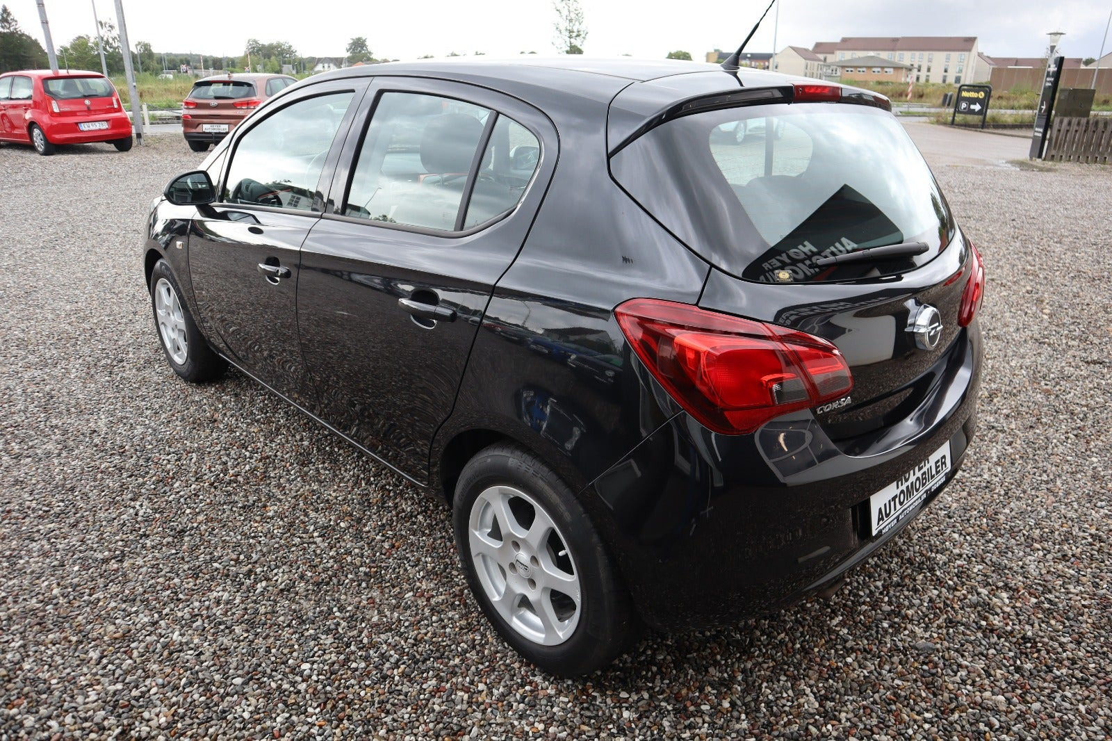 Sort Opel Corsa fra 2015