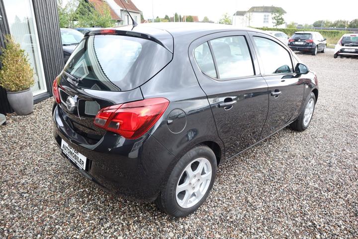 Sort Opel Corsa fra 2015