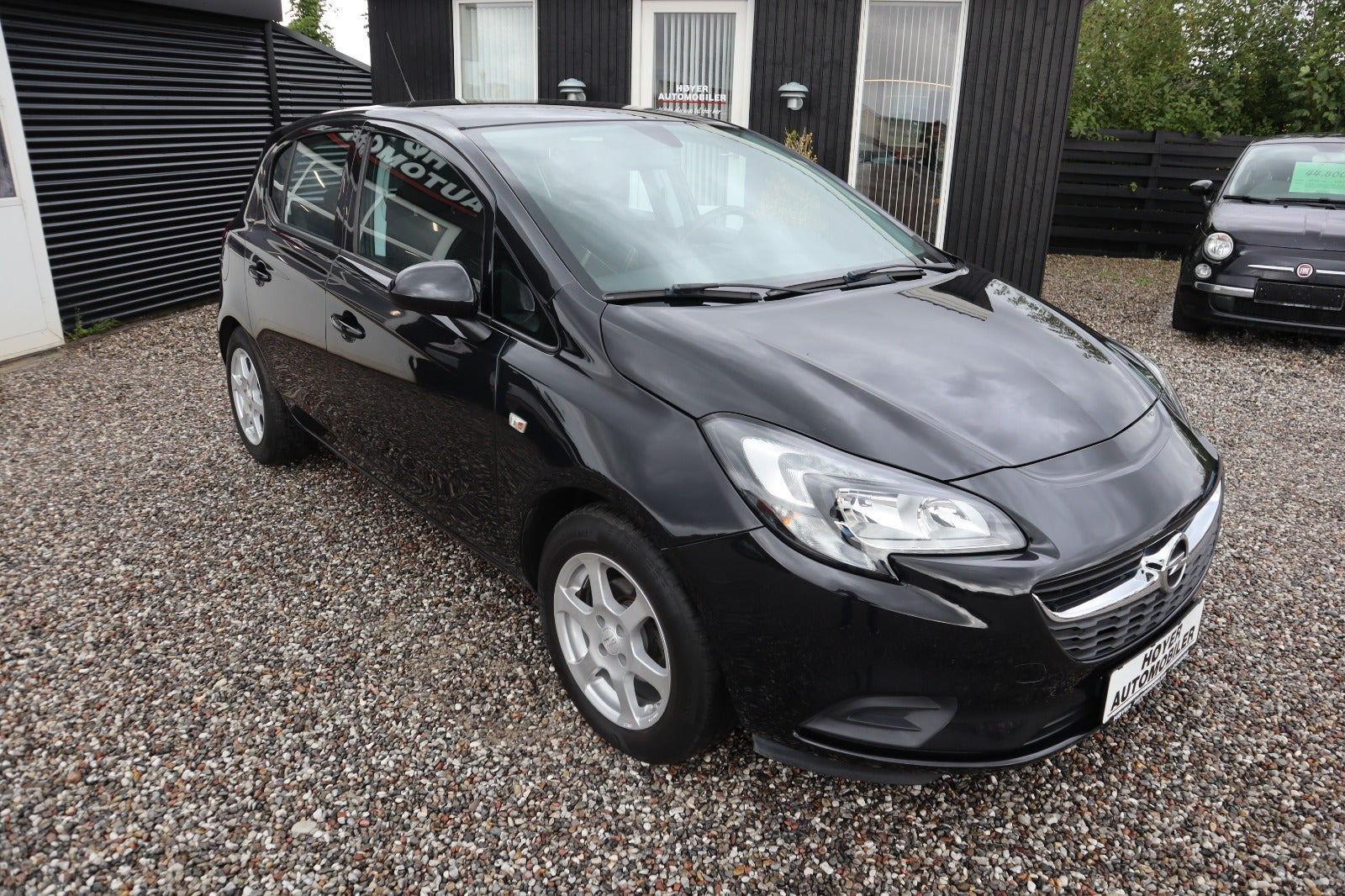 Sort Opel Corsa fra 2015