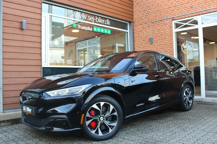 Sort Ford Mustang Mach-E fra 2021