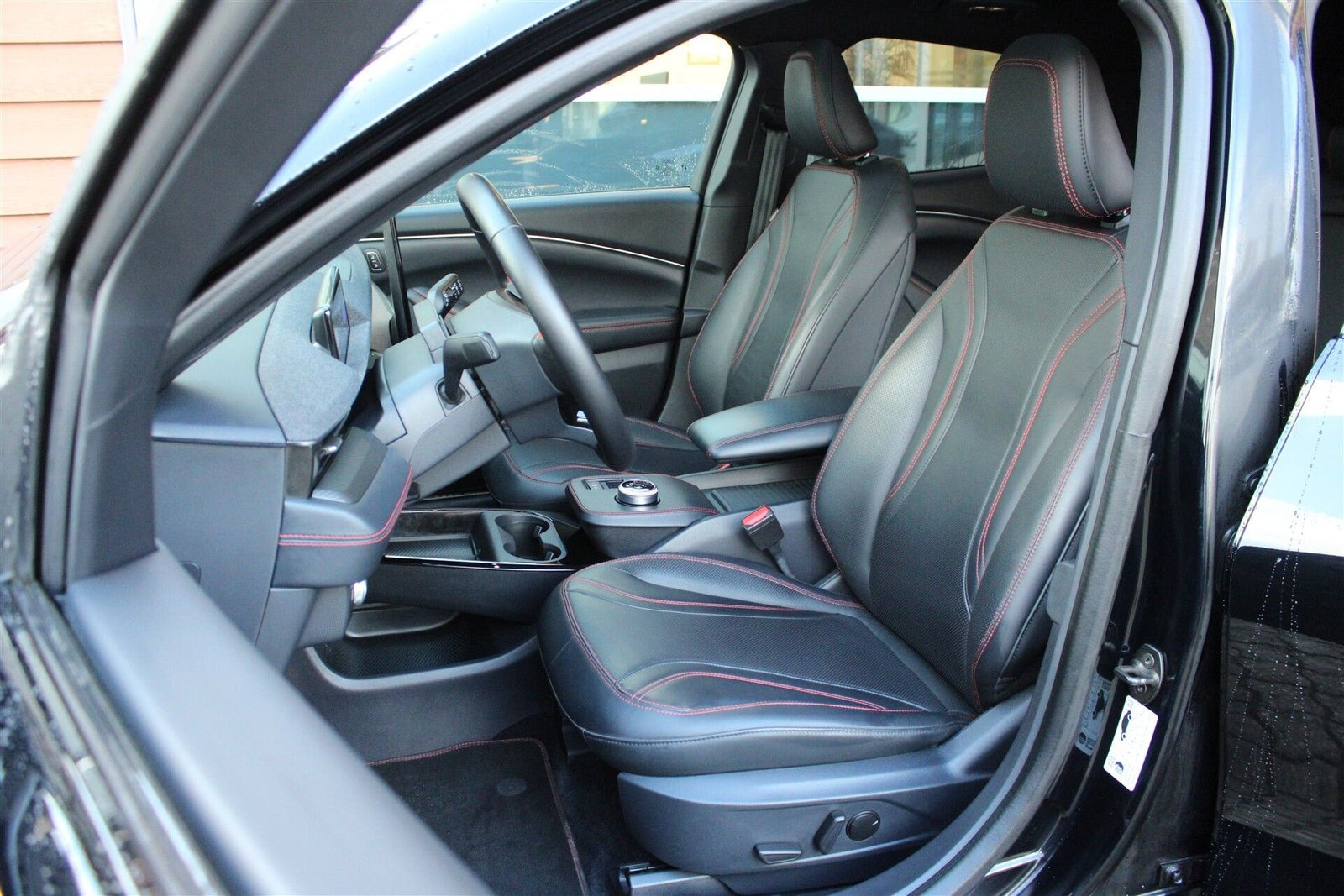 Sort Ford Mustang Mach-E fra 2021