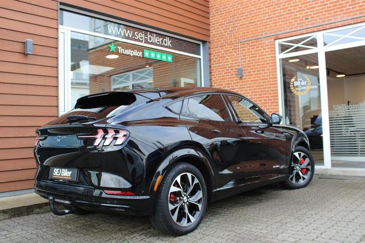 Sort Ford Mustang Mach-E fra 2021