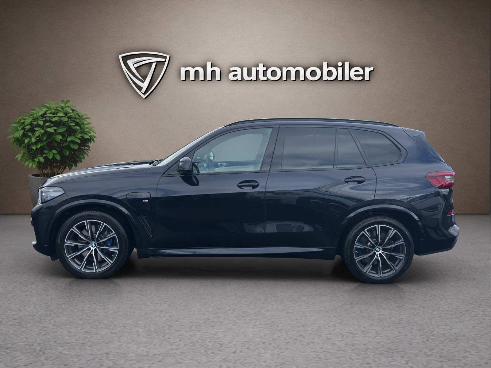 Sort BMW X5 fra 2021
