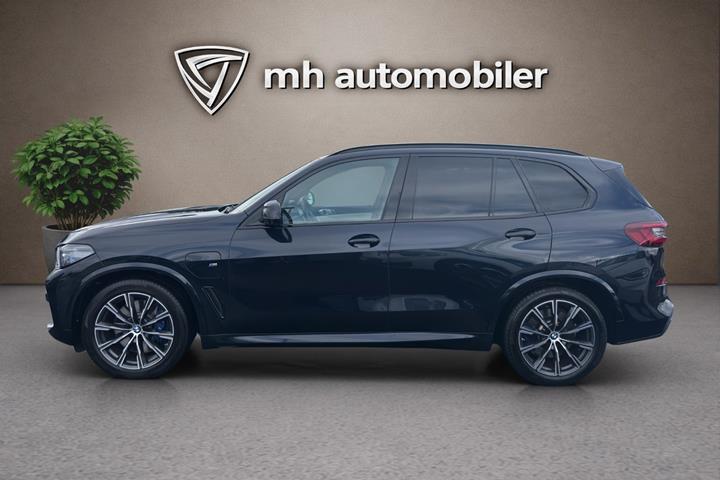 Sort BMW X5 fra 2021