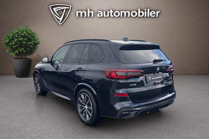 Sort BMW X5 fra 2021
