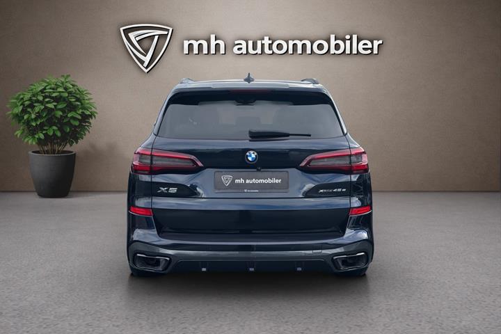 Sort BMW X5 fra 2021