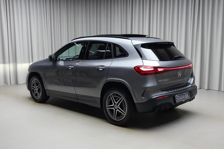 Grå Mercedes EQA250+ fra 2024