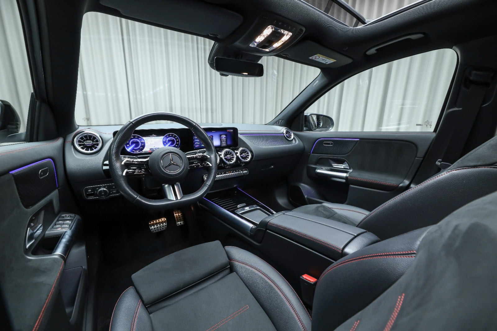 Grå Mercedes EQA250+ fra 2024