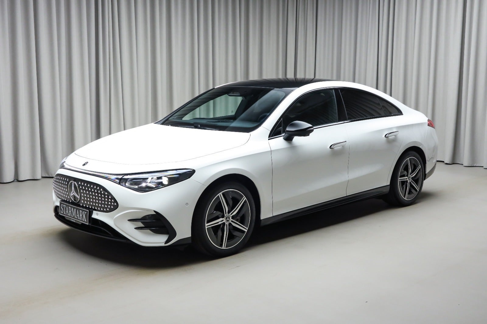 Hvid Mercedes CLA250+ fra 2025