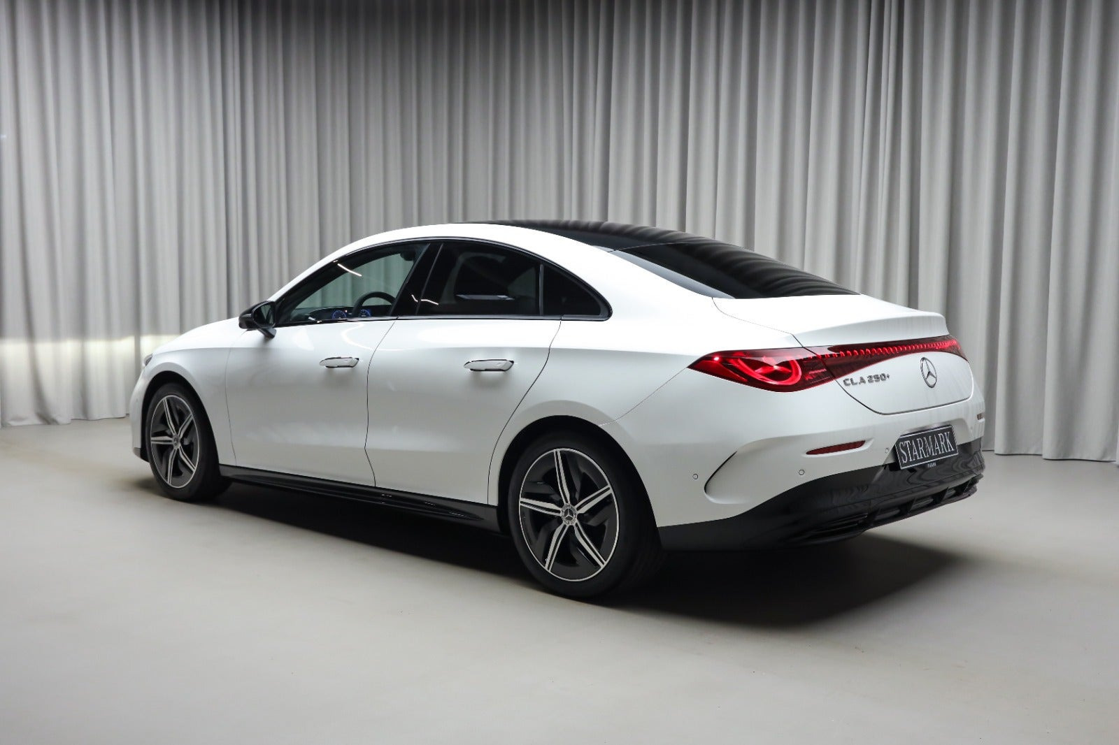Hvid Mercedes CLA250+ fra 2025