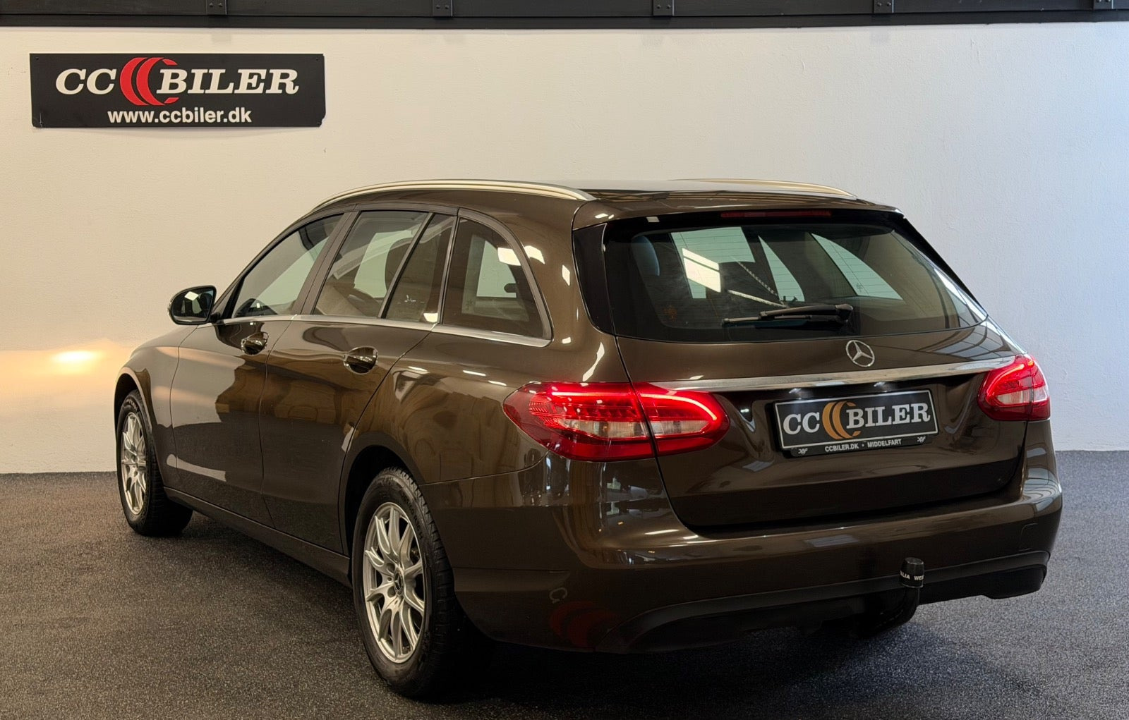 Brun Mercedes C200 d fra 2016