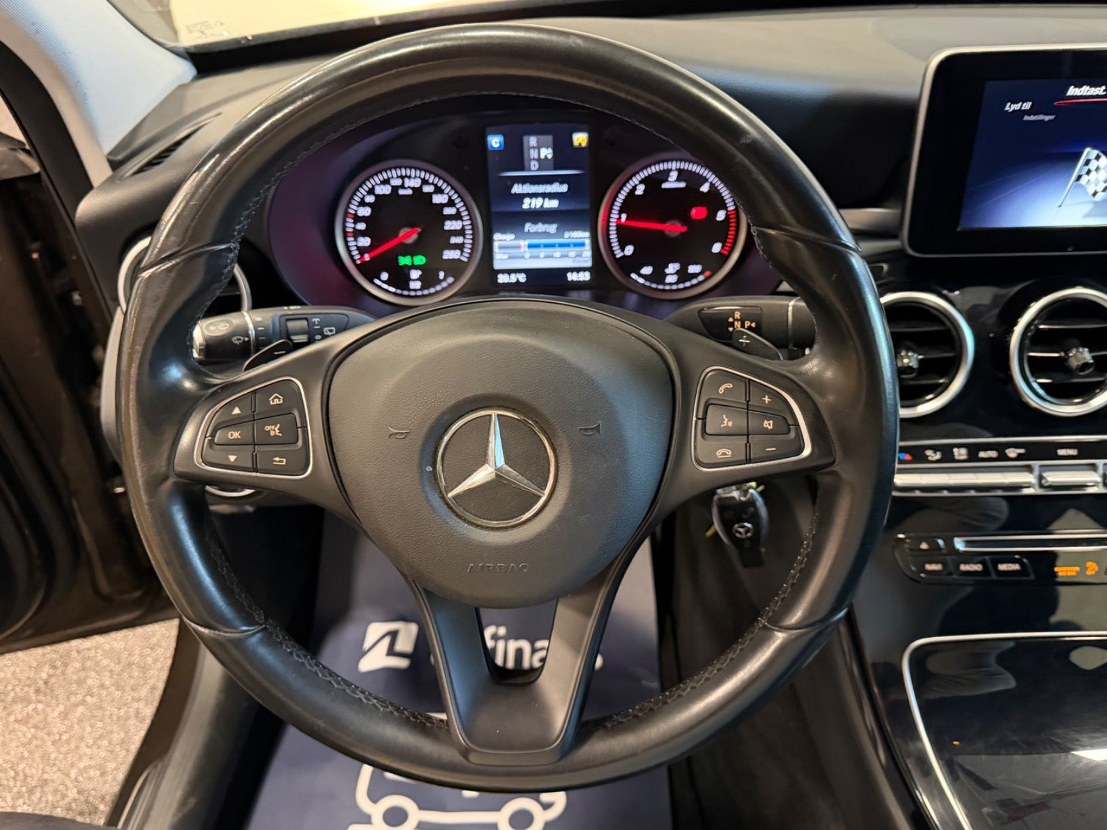 Brun Mercedes C200 d fra 2016