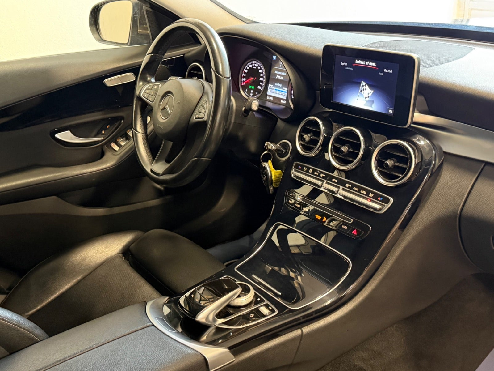 Brun Mercedes C200 d fra 2016