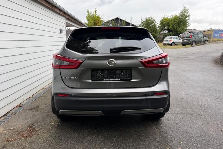 Grå Nissan Qashqai fra 2020