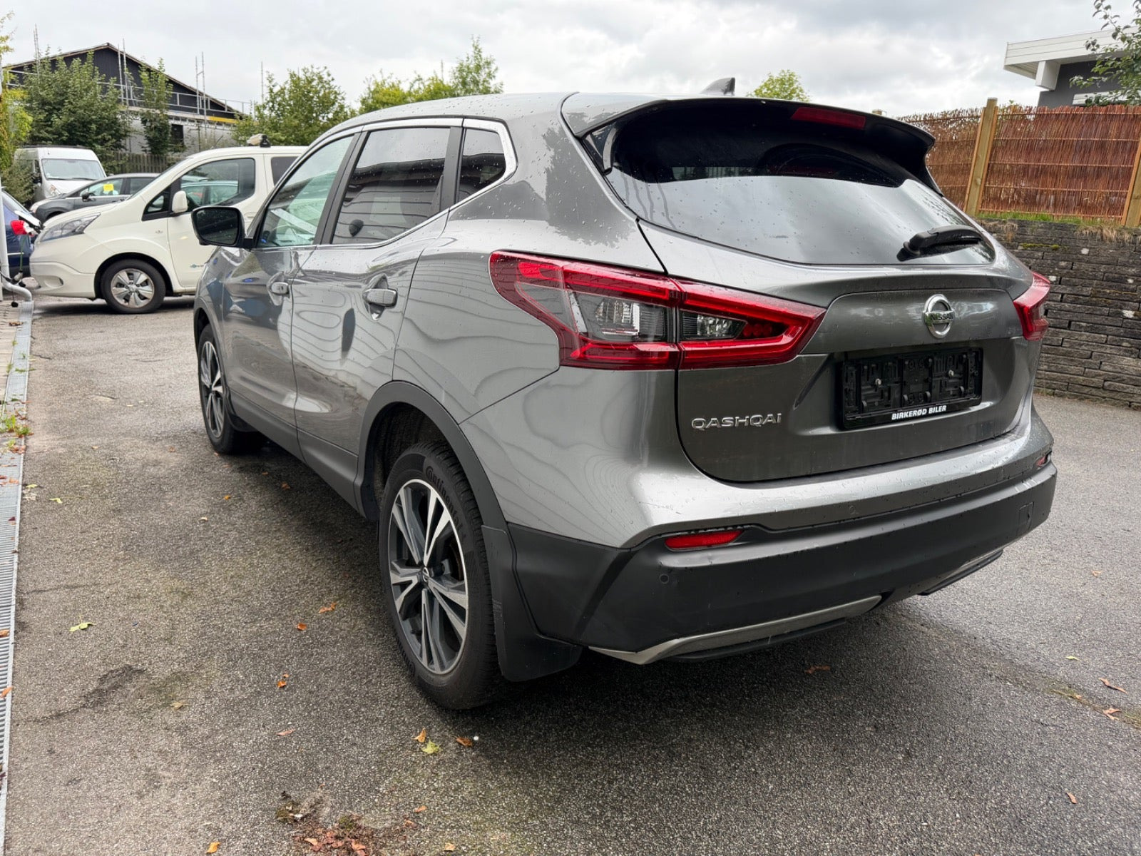 Grå Nissan Qashqai fra 2020
