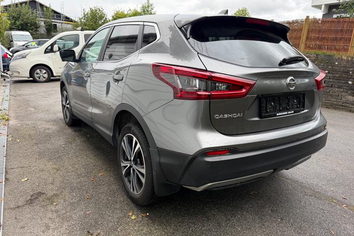 Grå Nissan Qashqai fra 2020