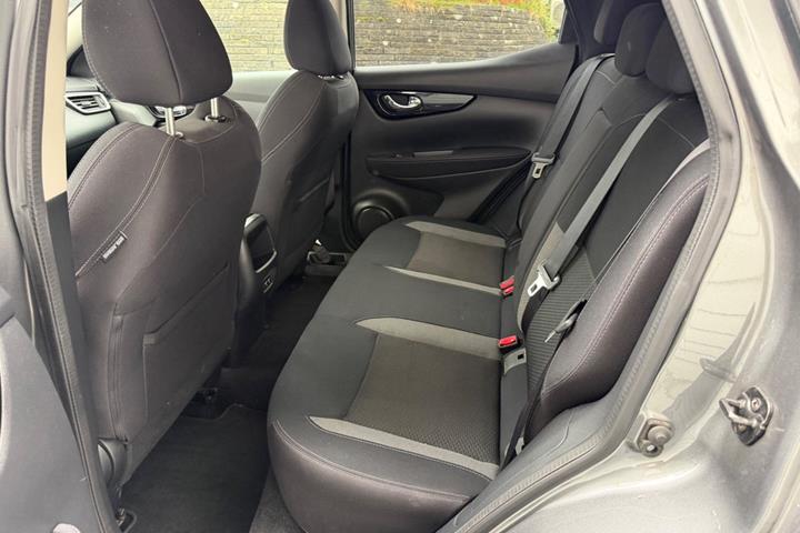Grå Nissan Qashqai fra 2020
