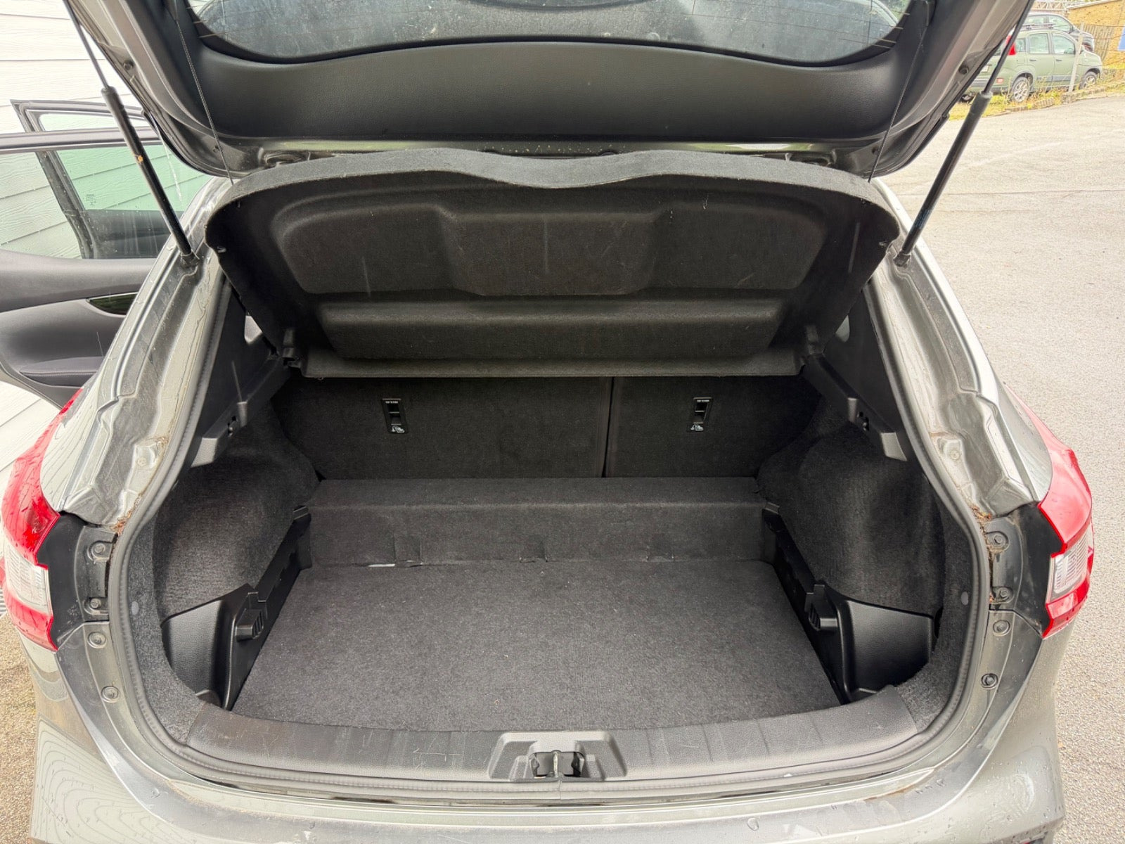 Grå Nissan Qashqai fra 2020