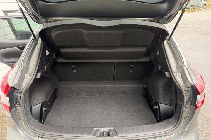 Grå Nissan Qashqai fra 2020