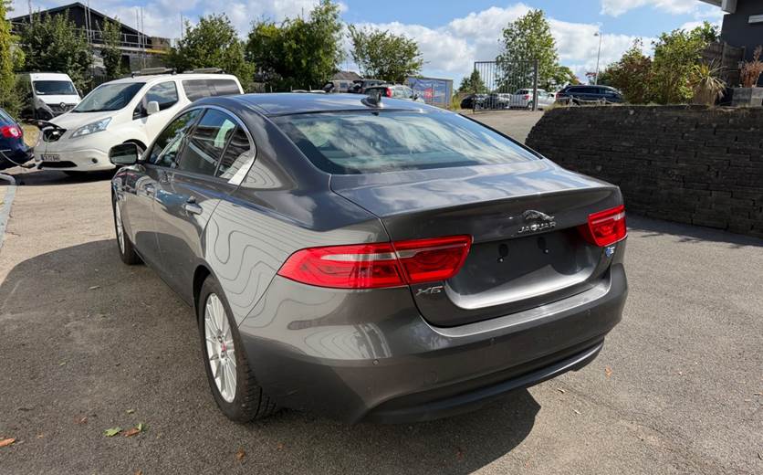Jaguar XE