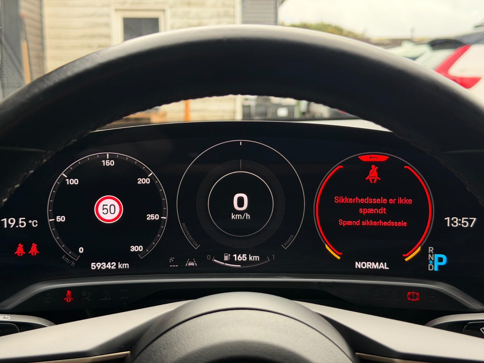 Sølv Porsche Taycan fra 2021