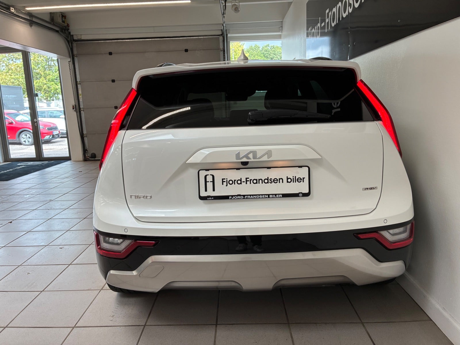 Hvid Kia Niro fra 2023